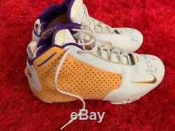 2003 Kobe Bryant Game Used Shoes Both Signed Auto With GAI COA Lebron James Game
