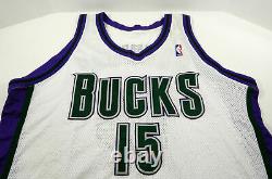 2004-05 Milwaukee Bucks Daniel Santiago #15 Signed Game Used White Jersey DP1053
