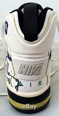 Alonzo Mourning Signed Charlotte Hornets GAME USED Nike Shoes JSA