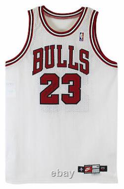 Bulls Michael Jordan Authentic Signed 1997-1998 Game Used White Nike Uniform BAS