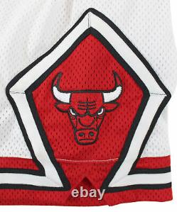 Bulls Michael Jordan Authentic Signed 1997-1998 Game Used White Nike Uniform BAS