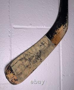 Daniel Briere game used  signed autographed hockey stick 21189