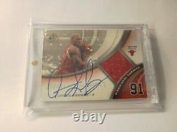 Dennis Rodman Upperdeck SP Game-Used Signatures Jersey Auto 15/91# 2005