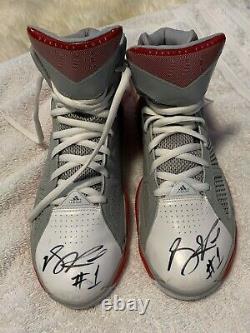 Derrick Rose 2010-11 MVP Season Autographed Game Used Shoes 3/25/11 MEARS COA