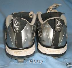 Everth Cabrera Signed 2009 Padres Baseball Game Used Cleats PSA/DNA Autograph