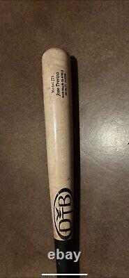 Game used signed mlb Bat. Used BY JOSE TREVINO or The other BUBBA THOMPSON