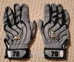 JOSE ABREU 2015 DUAL SIGNED GAME USED STYLE MATCHED BATTING GLOVES PAIR With JSA