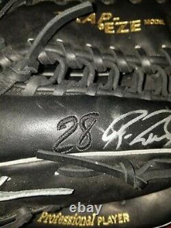 Jason Werth Game Used Glove Phillies World Series 2008 Winner Signed