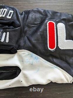 Sammy Sosa Signed Game Used Batting Glove