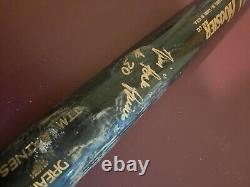 TIM RAINES Game Used Signed cracked Bat