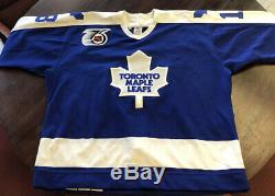 1991-1992 Kevin Maguire Toronto Maple Leafs Jeu Utilisé Autographed Jersey
