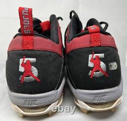 Albert Pujols a signé des crampons utilisés lors du jeu en 2012 avec un hologramme MLB EK192501