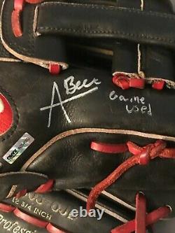 Austin Beck a signé un gant de champ utilisé en jeu avec une certification Onyx COA pour les Athletics.