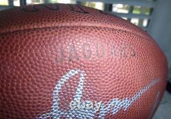 Ballon de football utilisé lors d'un match des Jacksonville Jaguars des années 90 signé par le demi offensif James Stewart