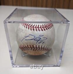 Baseball utilisé et signé par Prince Fielder, avec un coup simple, certifié par MLB et Beckett Holo.