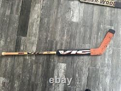 Bâton utilisé en jeu autographié par John vanbiesbrouck des Philadelphia Flyers
