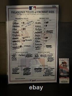 Carton de formation utilisé en jeu signé par Jimmy Rollins pour ses 2000 coups sûrs le 4 septembre 2012 + base utilisée en jeu des Phillies.