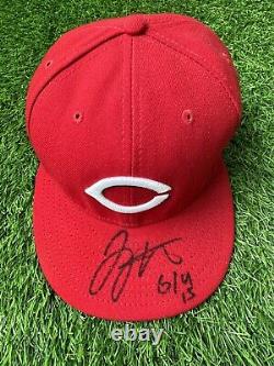 Casquette utilisée par Joey Votto des Cincinnati Reds lors de son 1000e match en carrière, signée MLB Auth PSA.