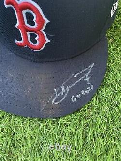 Casquette utilisée par Xander Bogaerts des Boston Red Sox, signée en 2021, excellent état d'utilisation.