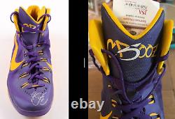 Chaussure Nike utilisée en jeu de la saison NBA 2015 signée par Carlos Boozer des LA Lakers avec certification JSA COA
