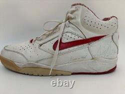 Chaussure signée utilisée en jeu par Scottie Pippen BGS Auth