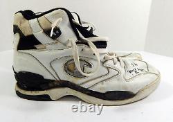 Chaussures Champion utilisées lors d'un match signées par Glen Rice des Charlotte Hornets