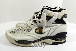 Chaussures Champion utilisées lors d'un match signées par Glen Rice des Charlotte Hornets