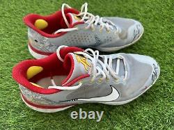 Chaussures de jeu utilisées par Ronald Acuna Jr. des Atlanta Braves, signées en 2022, authentifiées par SM USA.