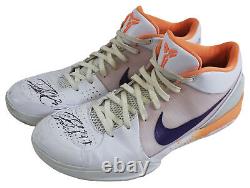 Devin Booker des Suns a signé des chaussures Nike Kobe IV utilisées lors du match 2019-20 avec certification BAS & Photomatched
