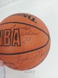 Équipe des New York Knicks de 87-88 signée par l'équipe de basketball utilisée lors du match par Patrick Ewing PSA LOA