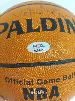 Équipe des New York Knicks de 87-88 signée par l'équipe de basketball utilisée lors du match par Patrick Ewing PSA LOA