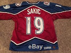 Hof Colorado Avalanche Joe Sakic 1998-99 Jeu Jersey Utilisé Et Signé Meigray Loa