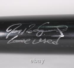 Ivan Rodriguez a signé une batte de baseball des Nationals utilisée en jeu et autographiée 20104