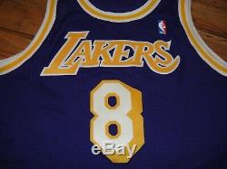 Kobe Bryant # 8 Jeu Signé D Occasion Worn 1998-99 Los Angeles Lakers Jersey Autograph