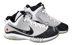 Lebron James A Signé Playoff 17 Avril 2010 Game Worn Shoes Upper Deck Coa