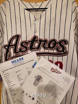 Maillot porté par le jeu utilisé par Roger Clemens en 2006 pour les Astros de Houston. JSA Mears