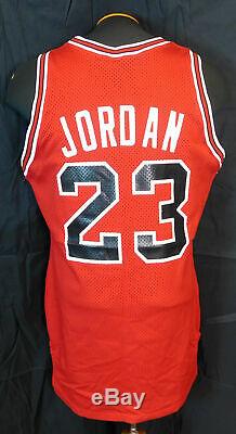 Michael Jordan 1989-1990 Chicago Bulls Jeu Signé Utilisé Jersey Jsa Et Mears Coa