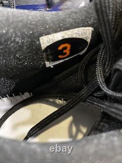 Orioles Jorge Mateo a signé des crampons portés lors d'un match avec l'inscription 'Game Used 22' selon Beckett.