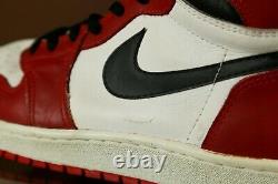 Porte-jeux Nike Air Jordan 1 Baskets Michael Jordan Signé 1985 Saint Graal! Utilisé