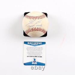 Ronald Acuna Jr a signé une balle de baseball utilisée en jeu des Atlanta Braves de la MLB, certifiée.