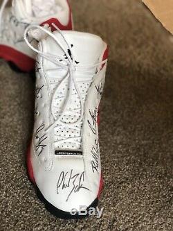 Taureaux Michael Jordan - Jeu Signé - Chaussures Nike Air Jordan XIII 1997-1998 D'occasion