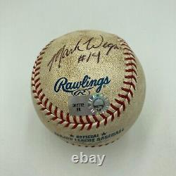 Tim Lincecum, historique lanceur, a signé une balle de baseball utilisée lors de son match sans point ni coup sûr MLB authentique.