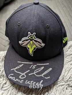 Tim Tebow a signé et a inscrit le chapeau de baseball exclusif des Columbia Fireflies utilisé lors d'un match.